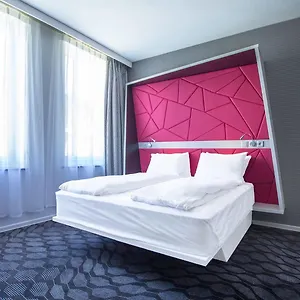 Magic Xhibition - Self-service-hotel Отель